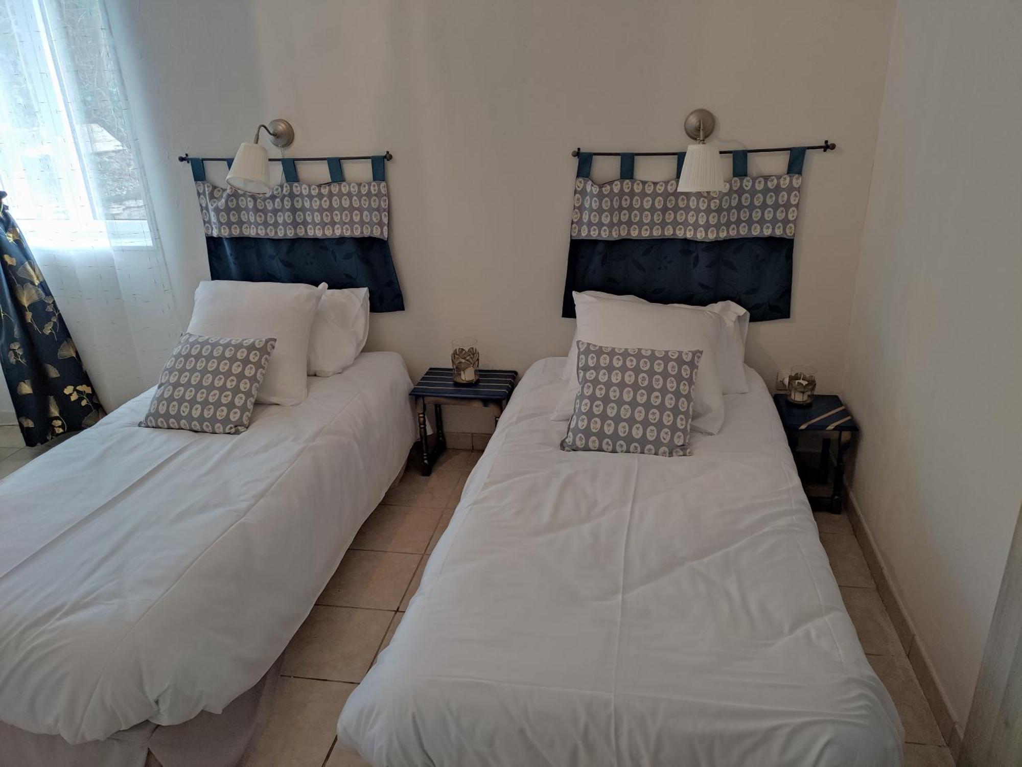 Bleu Bonheur Bed & Breakfast Dennevy Стая снимка